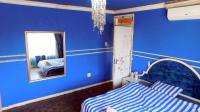 Main Bedroom - 17 square meters of property in Silverglen