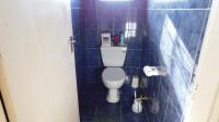 Bathroom 1 - 9 square meters of property in Silverglen