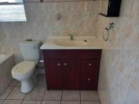 Bathroom 1 of property in Farrarmere