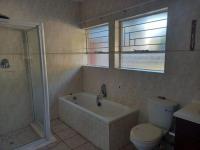 Bathroom 1 of property in Farrarmere