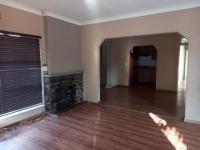 Dining Room of property in Farrarmere