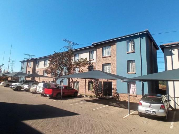 2 Bedroom Apartment for Sale For Sale in Rooihuiskraal North - MR633179