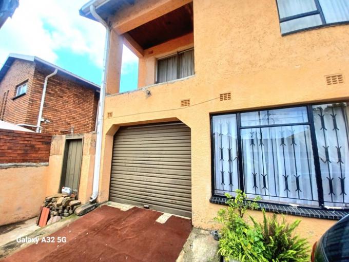 5 Bedroom House for Sale For Sale in Soweto - MR633247