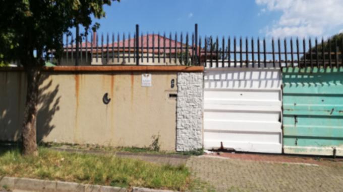 SA Home Loans Sale in Execution 3 Bedroom House for Sale in The Hill - MR633307