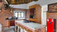 Kitchen - 28 square meters of property in Phezulu