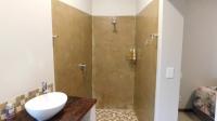 Bathroom 3+ - 11 square meters of property in Phezulu