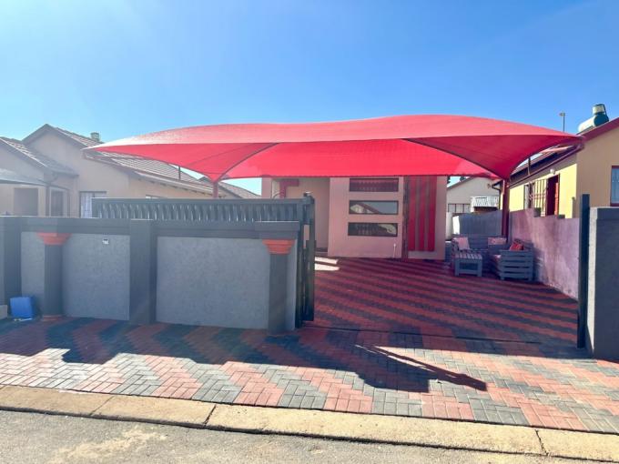 3 Bedroom House for Sale For Sale in Soshanguve - MR633461