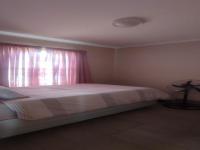 Bed Room 1 of property in Karino