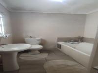 Bathroom 1 of property in Karino