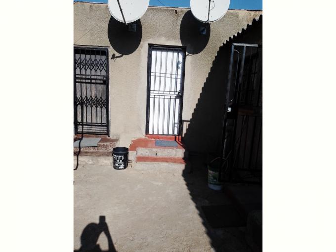 1 Bedroom Open Plan Bachelor/Studio Apartment for Sale and to Rent For Sale in Tembisa - MR633546