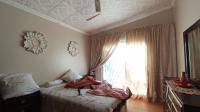 Bed Room 3 - 15 square meters of property in The Orchards