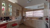 Kitchen - 21 square meters of property in The Orchards