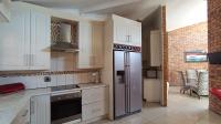 Kitchen - 21 square meters of property in The Orchards