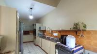 Kitchen - 17 square meters of property in Faerie Glen