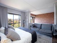 Main Bedroom of property in Atholl Gardens