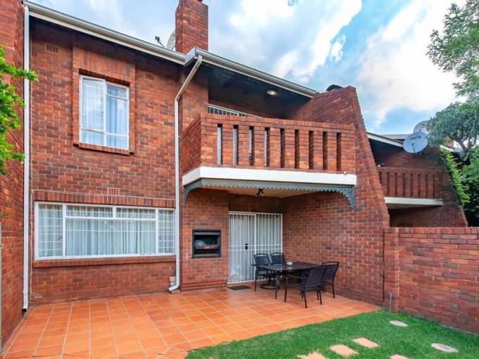 3 Bedroom Simplex for Sale For Sale in Bedford Gardens - MR633729