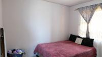 Bed Room 1 - 10 square meters of property in Lovu