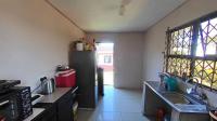 Kitchen - 9 square meters of property in Lovu