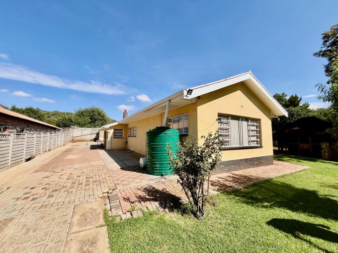 4 Bedroom House for Sale For Sale in Oudorp - MR633818