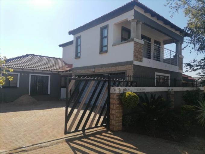 4 Bedroom House for Sale For Sale in The Orchards - MR633993