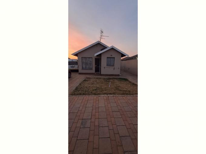 House to Rent in Protea Glen - Property to rent - MR634011