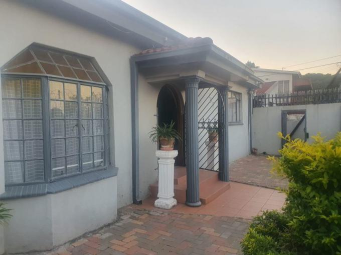 4 Bedroom House for Sale For Sale in Laudium - MR634054