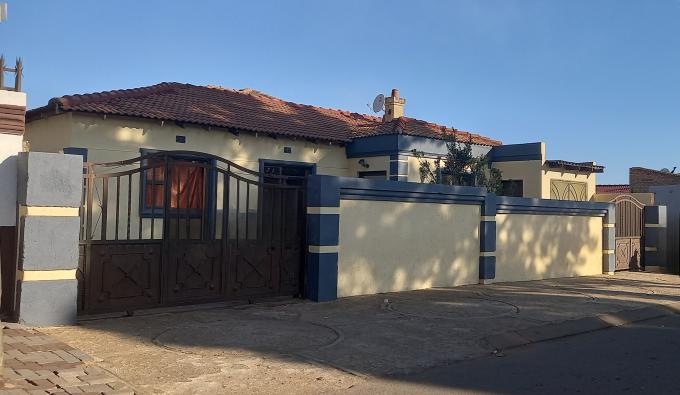 10 Bedroom House for Sale For Sale in Protea South - MR634131