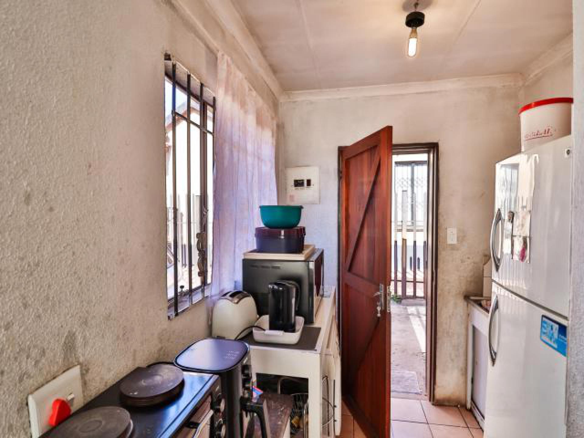 Kitchen of property in Ebony Park