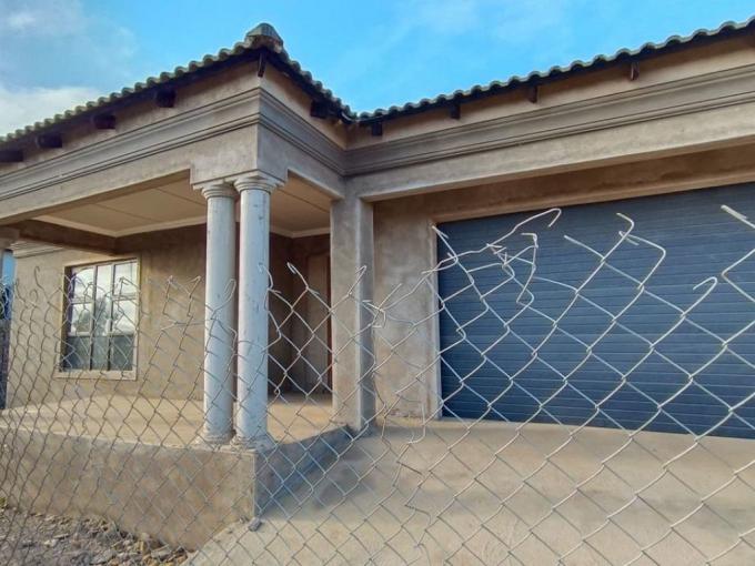 4 Bedroom House for Sale For Sale in Thohoyandou - MR634304