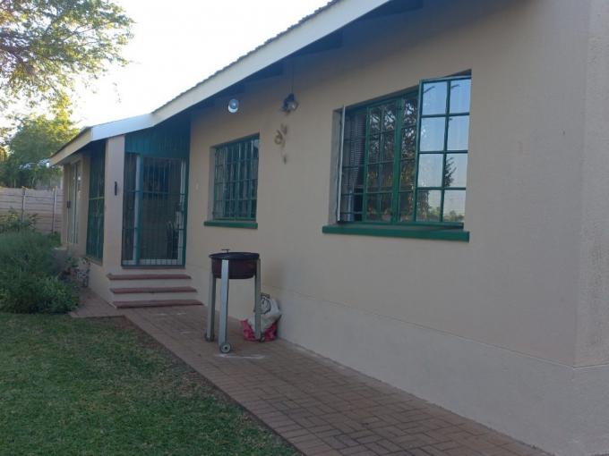 1 Bedroom Simplex for Sale For Sale in Upington - MR634320