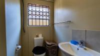 Main Bathroom - 5 square meters of property in Salfin