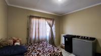 Bed Room 1 - 15 square meters of property in Salfin