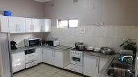 Kitchen - 16 square meters of property in Uvongo