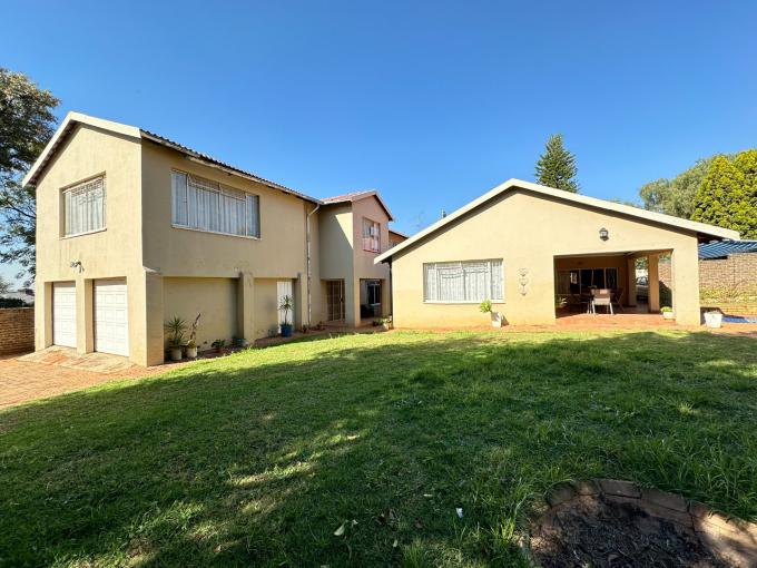 5 Bedroom House for Sale For Sale in Weltevreden Park - MR634402