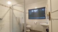 Bathroom 1 - 11 square meters of property in Malanshof