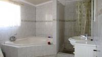 Main Bathroom - 10 square meters of property in Dan Pienaarville