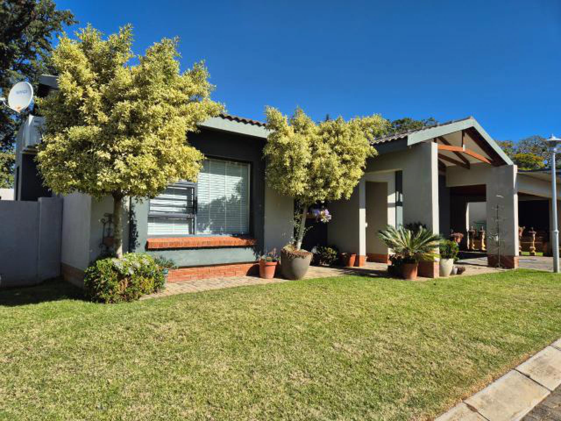 Front View of property in Waterkloof (Rustenburg)