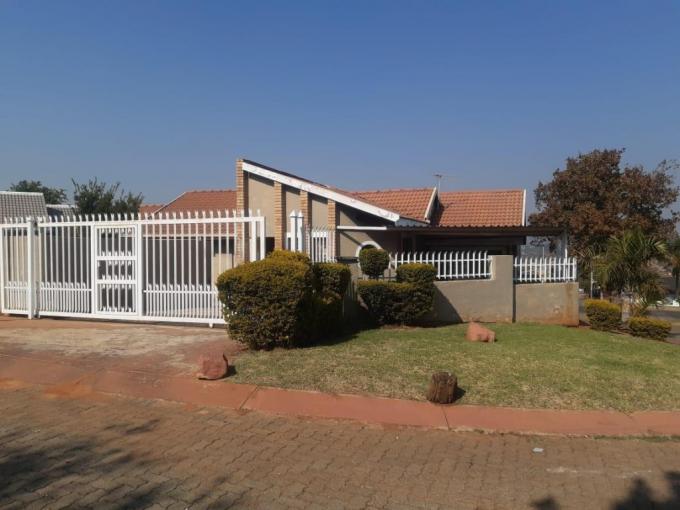 3 Bedroom House for Sale For Sale in Eersterust - MR634636