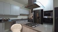 Kitchen - 14 square meters of property in Erand Gardens