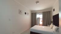 Main Bedroom - 20 square meters of property in Erand Gardens