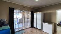 Dining Room - 14 square meters of property in Brackendowns