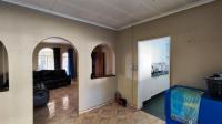 Dining Room - 14 square meters of property in Brackendowns