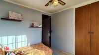 Bed Room 1 - 12 square meters of property in Brackendowns