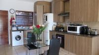 Kitchen - 18 square meters of property in Greenstone Hill