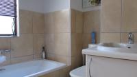 Bathroom 1 - 5 square meters of property in Greenstone Hill