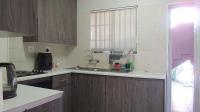 Kitchen - 9 square meters of property in Suideroord