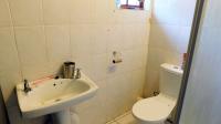 Bathroom 3+ - 4 square meters of property in Glen Hills