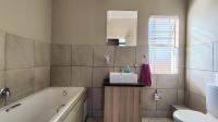 Bathroom 1 - 6 square meters of property in Albertsdal