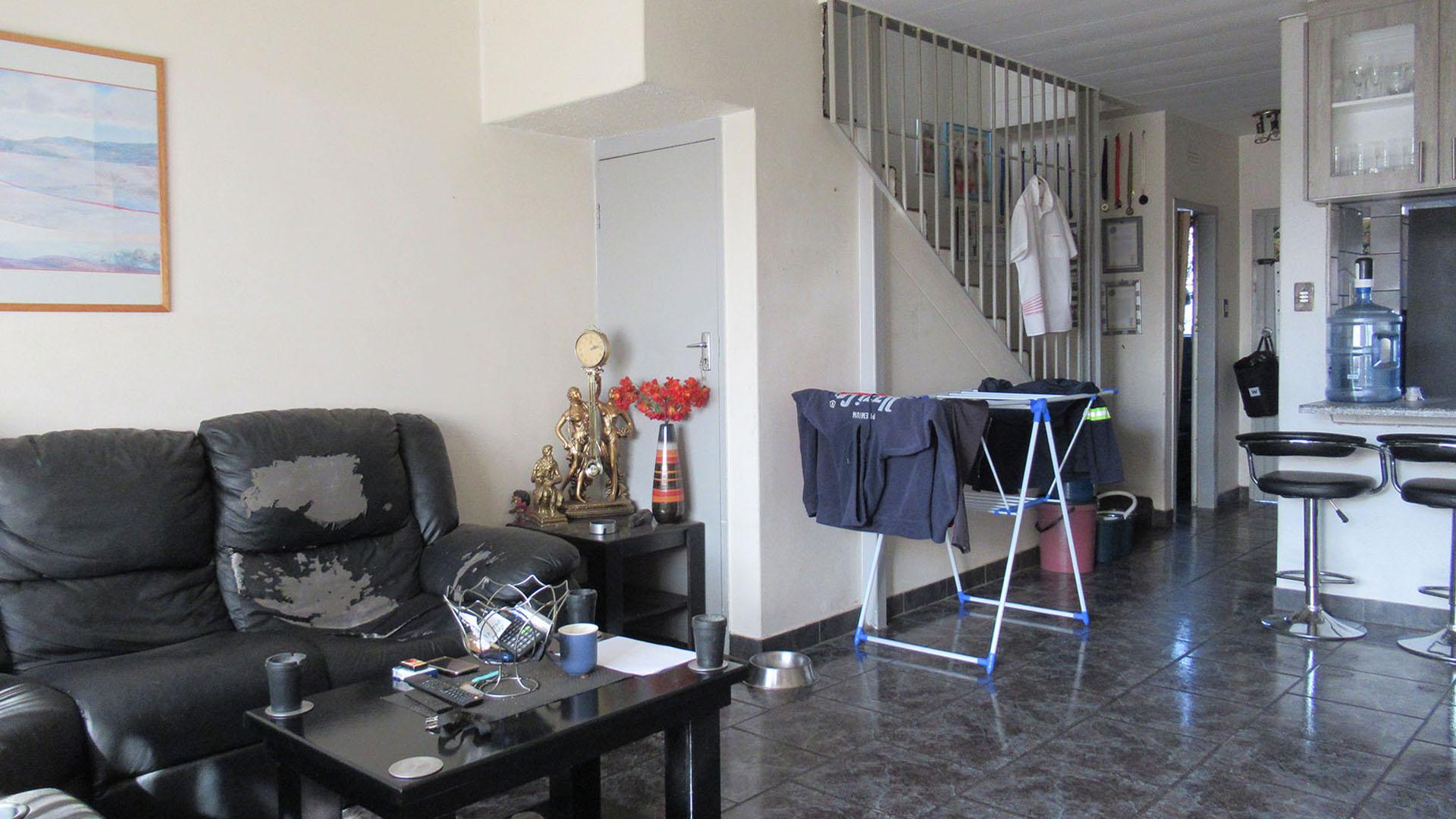 Lounges - 22 square meters of property in West Turffontein