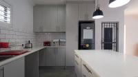 Kitchen - 19 square meters of property in The Sandown